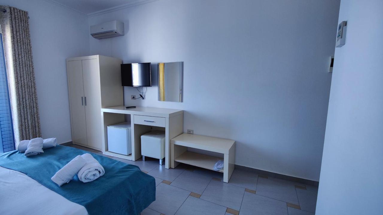 B&G Holiday Sarandë Exterior foto