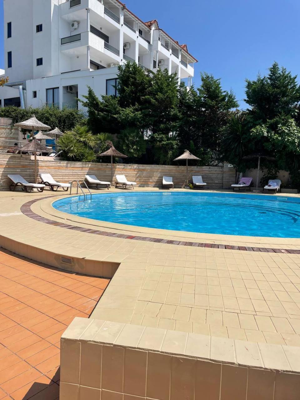 B&G Holiday Sarandë Exterior foto